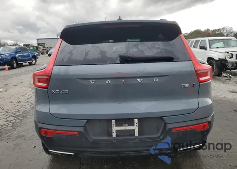 2020 Volvo Xc40 T5 R-Design z USA, uszkodzony, nr VIN YV4162UM6L2336690